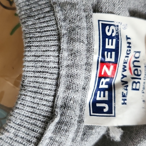 Graphic T-Shirt - Picture 3 of 3